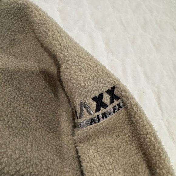 Izod Men's Cream Jacket - Picture 3 of 4